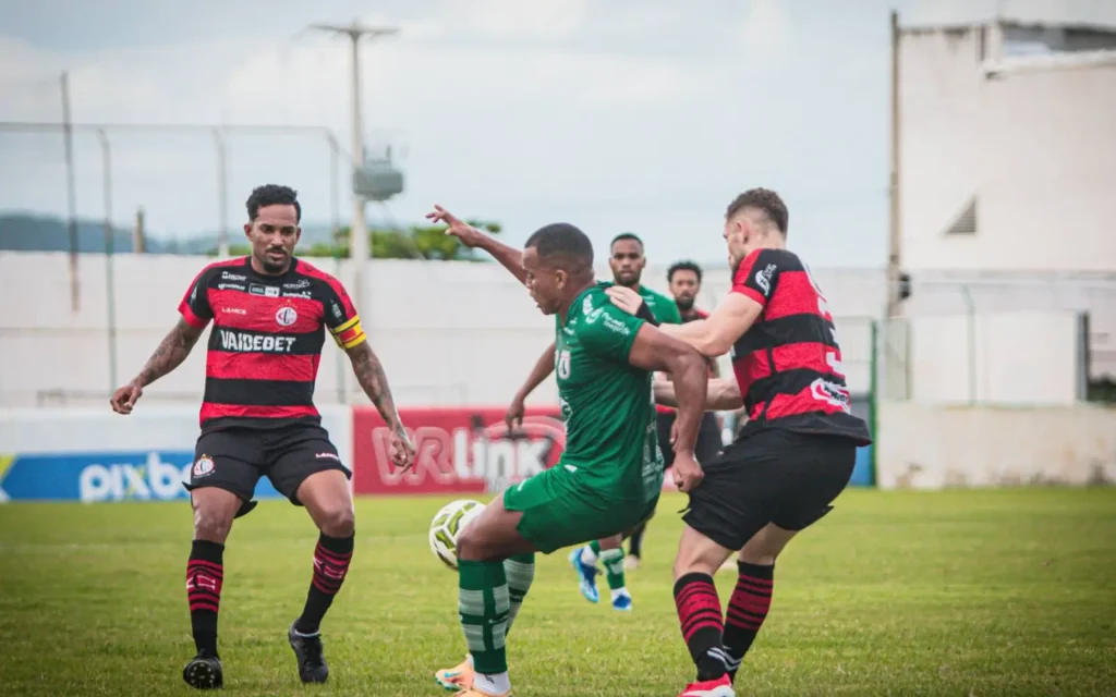 campinense-vence-sousa-em-casa-e-fica-mais-proximo-da-vaga-na-final-do-paraibano