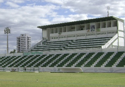 semi:-aldeone-promete-“bicho”;-piza-ve-‘preocupacao’-do-dino-para-encarar-raposa