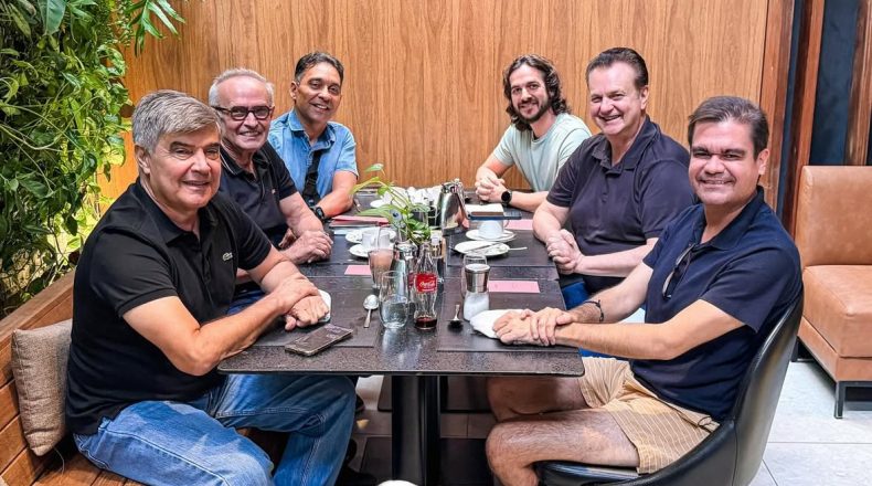 na-paraiba,-kassab-toma-cafe-com-cicero-lucena,-pedro-cunha-lima-e-deputados