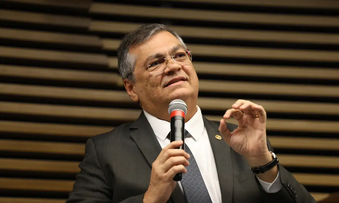 dino-suspende-quebra-de-sigilo-de-lulinha-aprovada-pela-cpi-do-inss