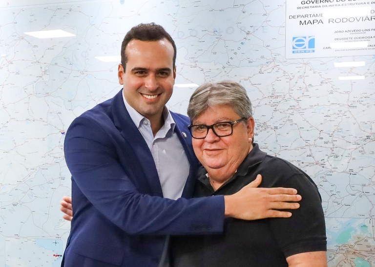 lucas-rebate-critica-de-camila-a-joao:-‘povo-quer-vida-melhor,-nao-tapinha-nas-costas’