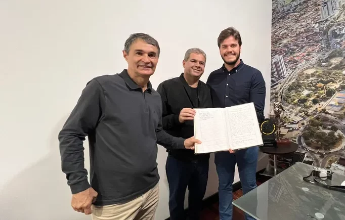 alcindor-vilarim-segue-bruno,-com-efraim,-ou-romero,-com-cicero?