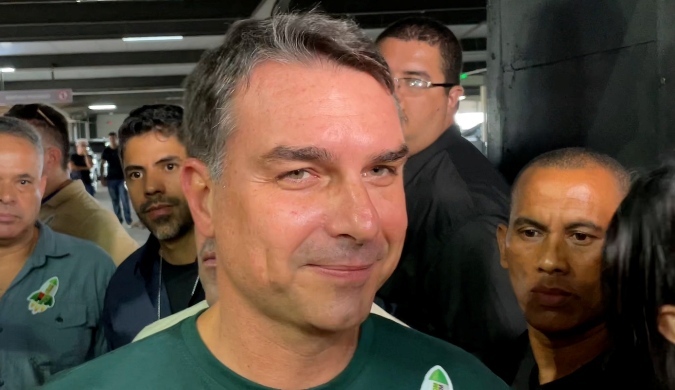 flavio-chama-de-“exotica”-concessao-de-prisao-domiciliar-de-90-dias-a-bolsonaro