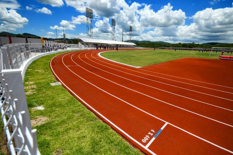 governador-entrega-vila-olimpica-em-guarabira-usina-fotovoltaica-em-sobrado