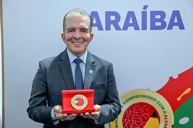 nabor-recebe-selo-ouro-de-alfabetizacao-e-destaca-patos-como-referencia