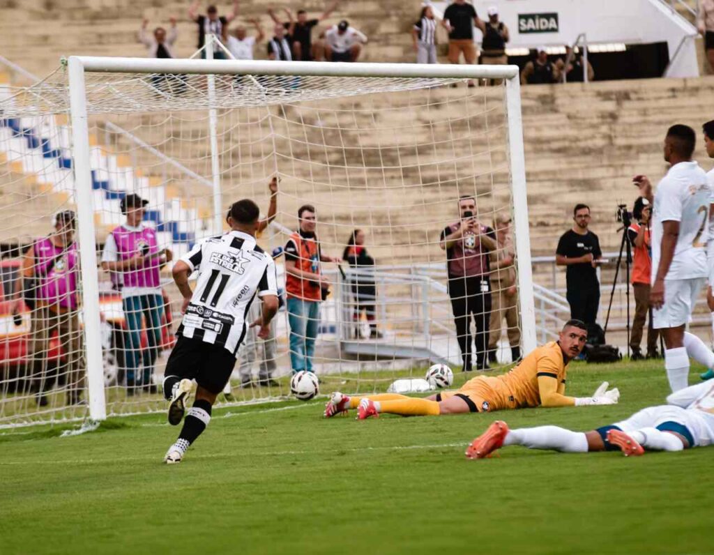 treze-goleia-retro-na-estreia-na-serie-d-do-brasileiro