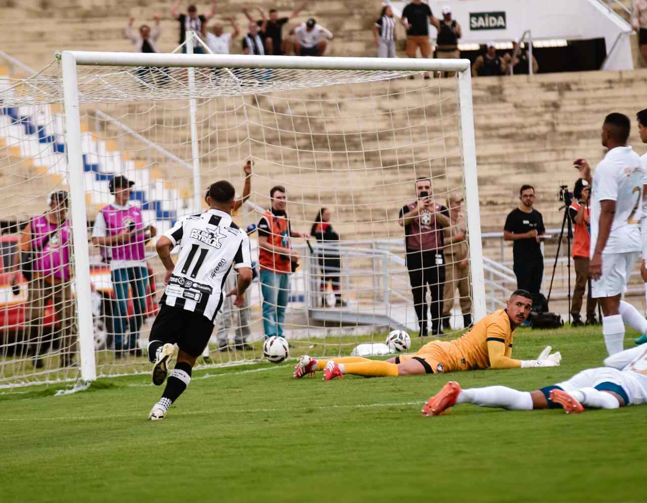 treze-goleia-retro-na-estreia-na-serie-d-do-brasileiro