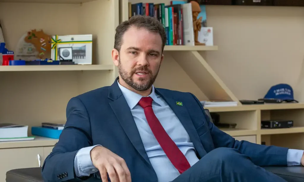 governo-avalia-uso-do-fgts-para-quitar-dividas,-diz-durigan