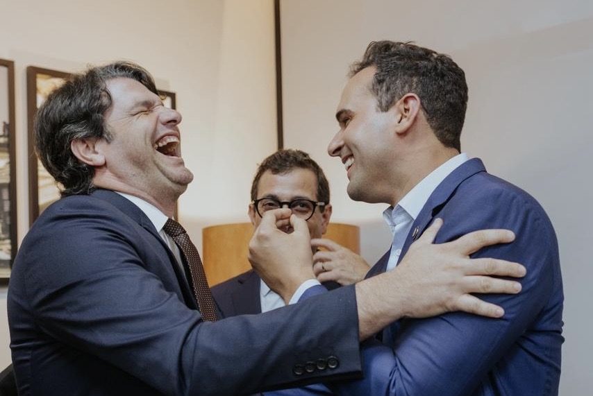 do-que-leo-bezerra-e-lucas-ribeiro-tanto-riram-hoje?