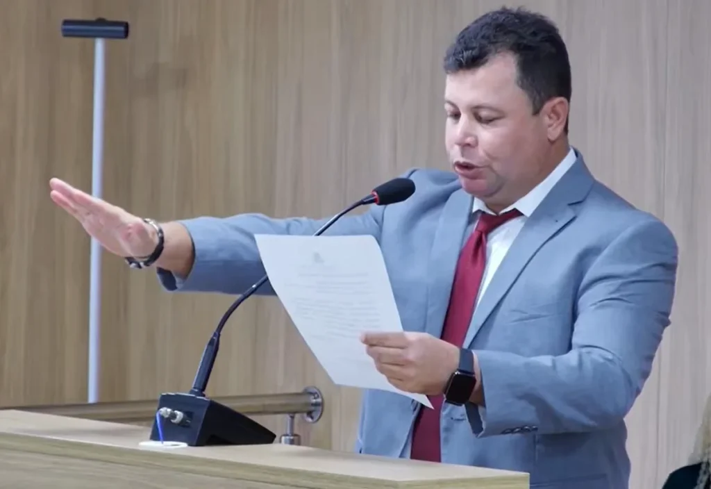 presidente-interino-determina-revisao-de-contratos-e-suspende-pagamentos