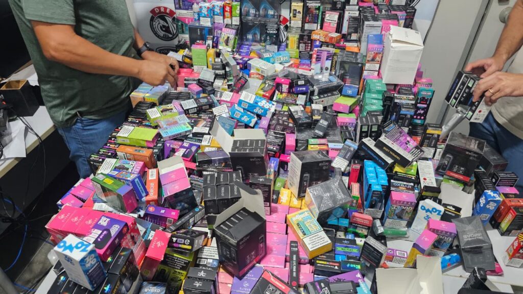 prisoes-em-campina:-quase-dois-mil-‘vapes’-sao-apreendidos